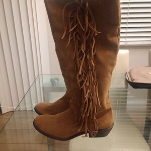Women’s Fringe Suede Knee-High Boots - Brown